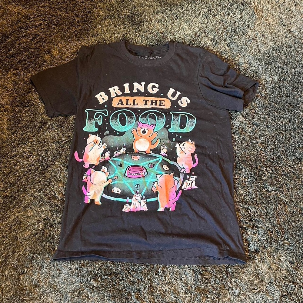 Black Cat Graphic T-Shirt